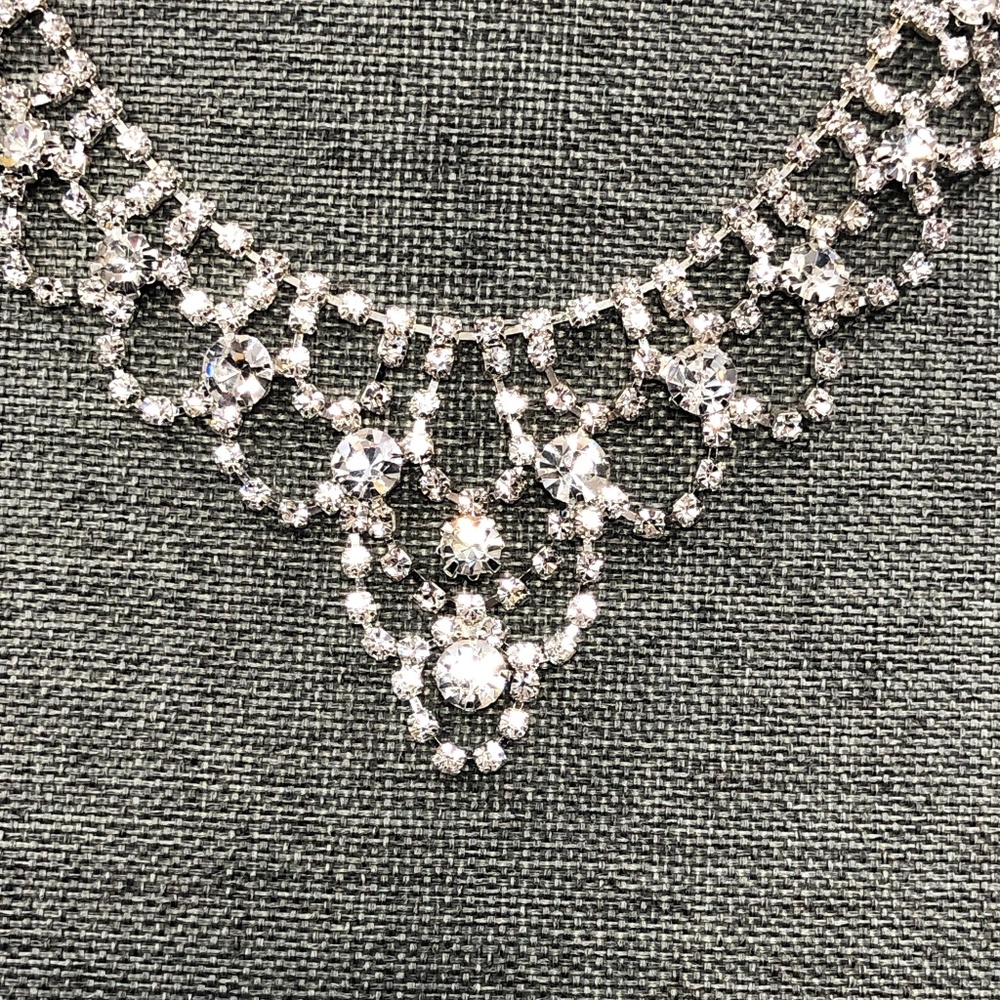 Beautiful Sparkly Clear Crystal stone Necklace